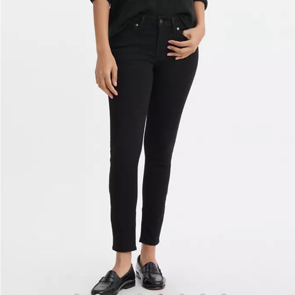 Levis 711 skinny jean - Black. NWT size 25 (0 short)